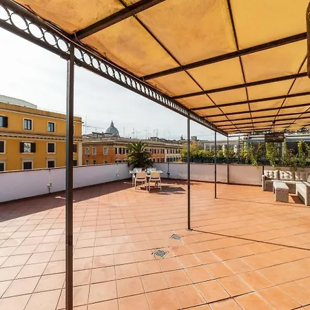 شقة The Terrace With St Peter View